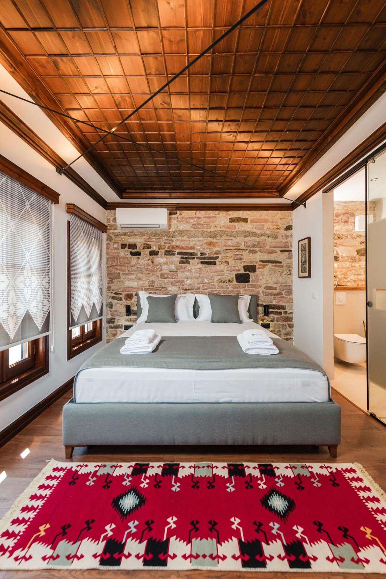 Dam Stone Boutique Hotel 3*
